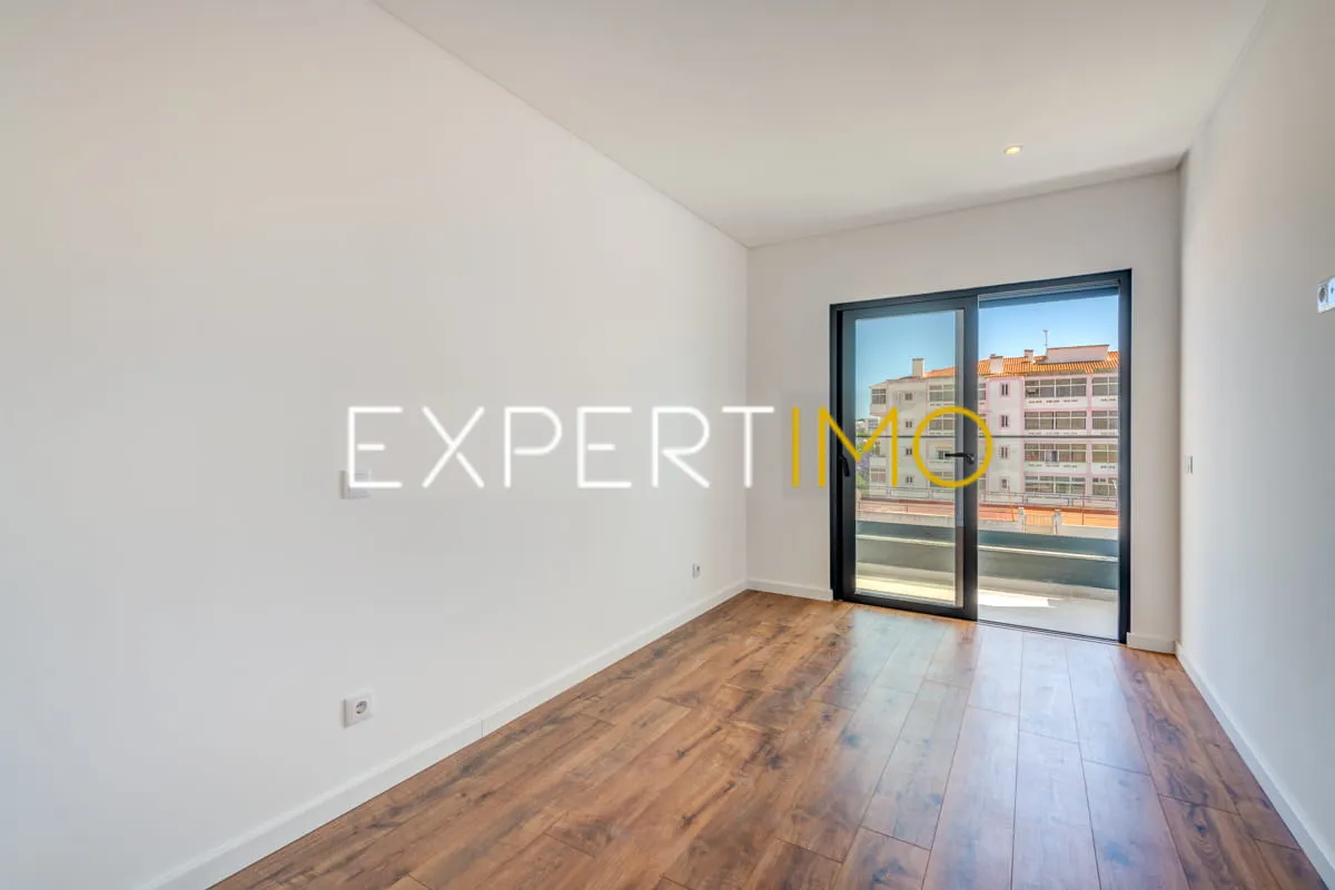 Quarto - Apartamento T3 NOVO com garagem, arrecadação e piscina (18)