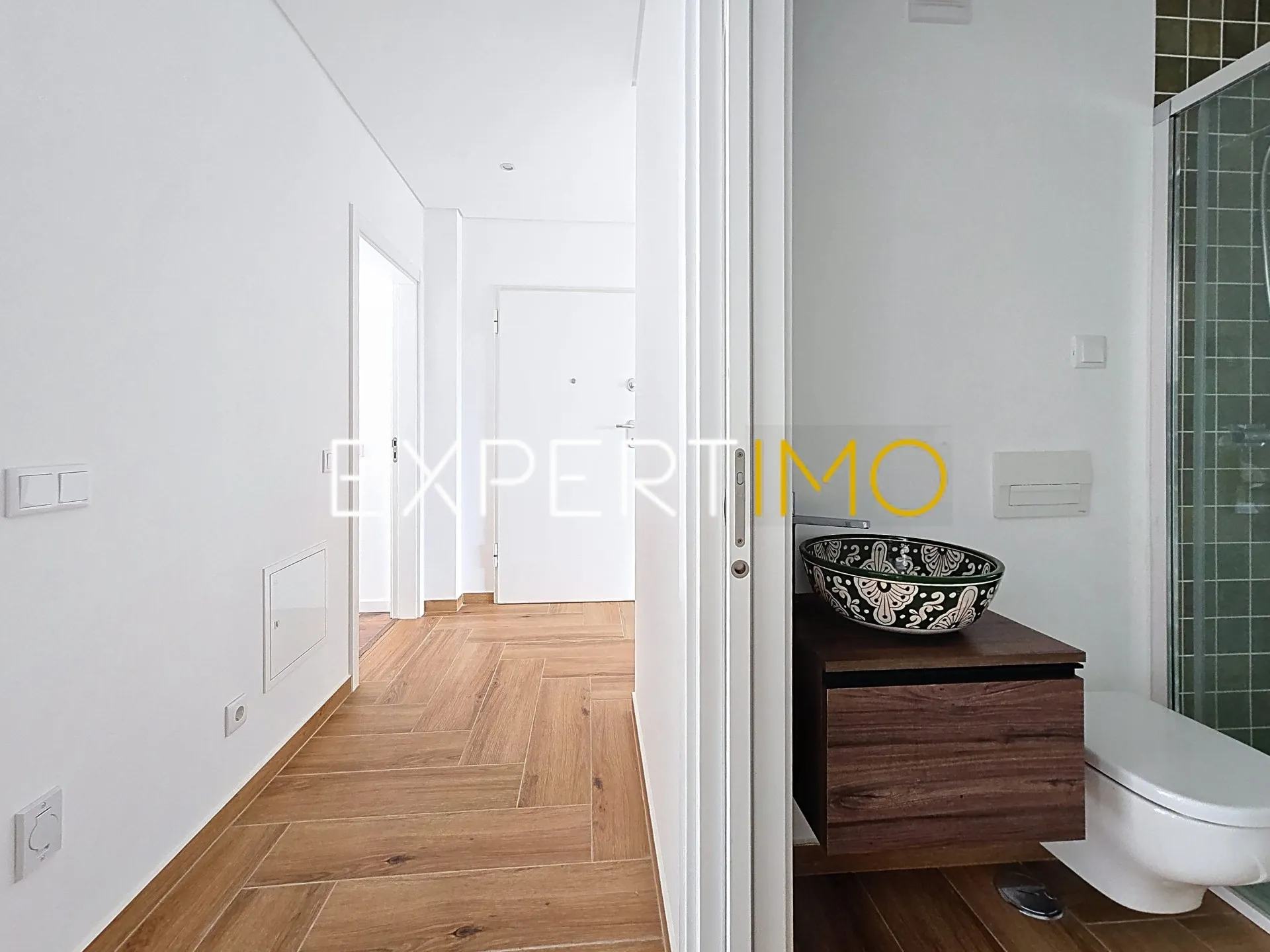Corredor - Apartamento T3 NOVO com garagem, arrecadação e piscina (20)