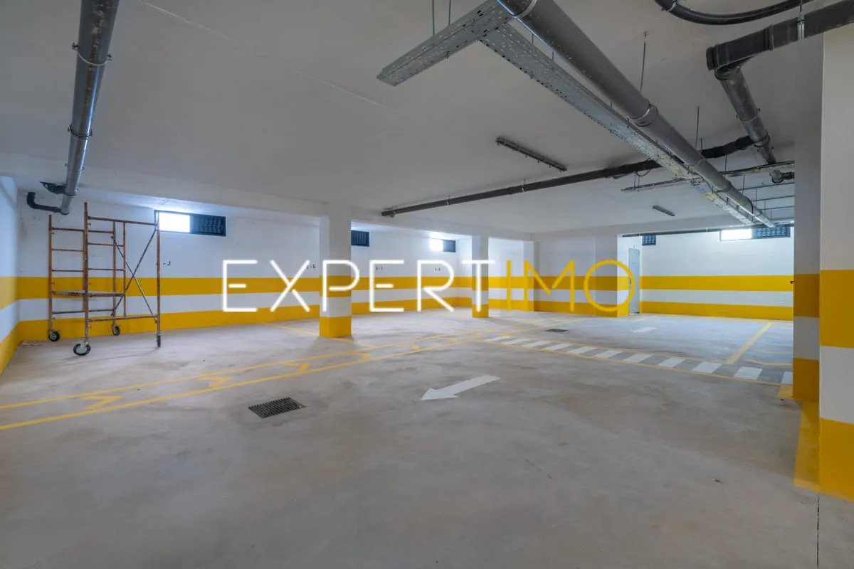 Garagem - Apartamento T3 NOVO com garagem, arrecadação e piscina (26)