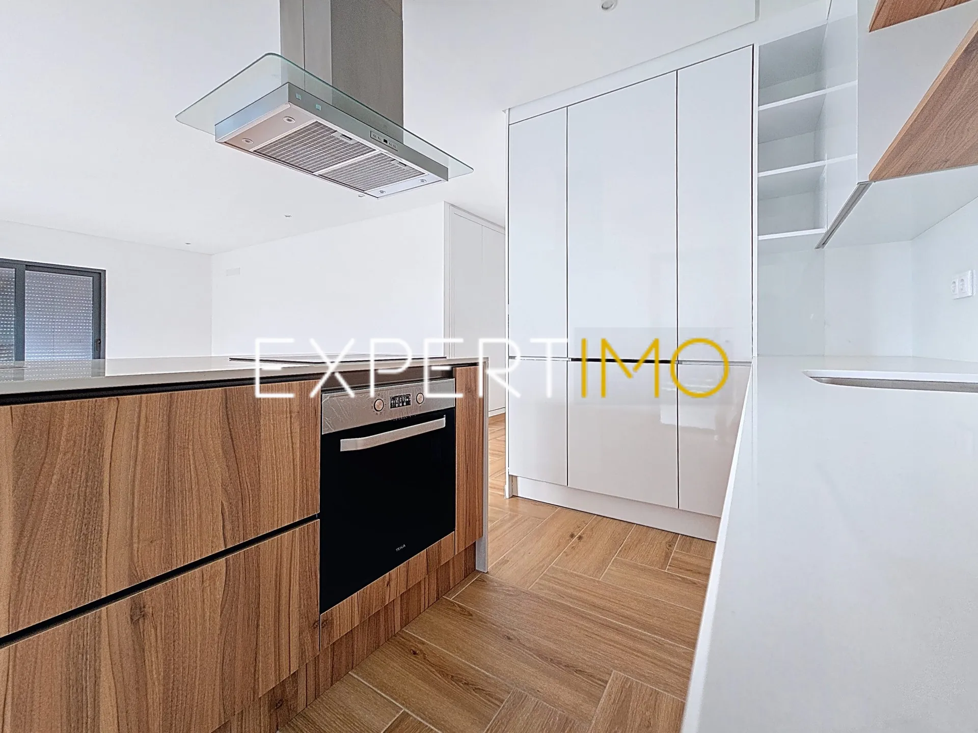 Cozinha - Apartamento T3 NOVO com garagem, arrecadação e piscina (4)