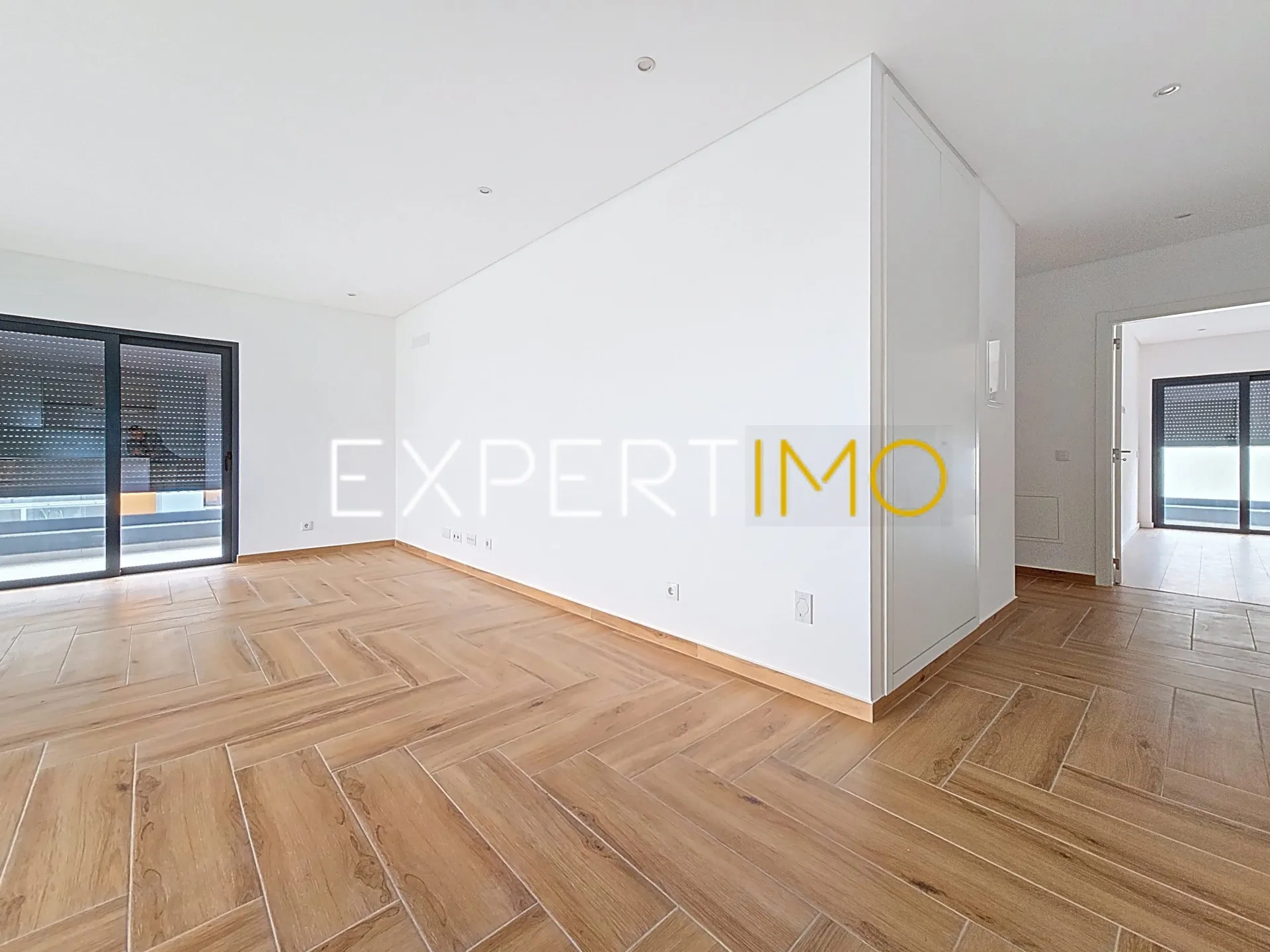 Sala de jantar - Apartamento T3 NOVO com garagem, arrecadação e piscina (5)