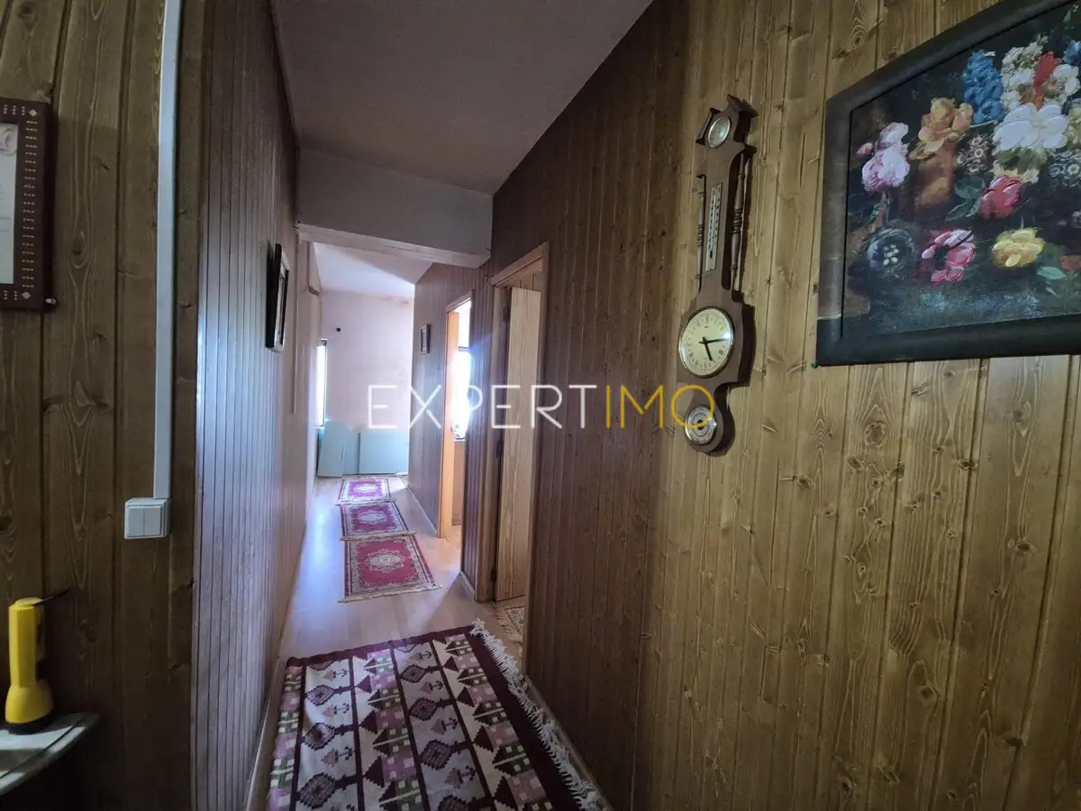Corredor - APARTAMENTO T2 | Rés do Chão | Vila Meã (6)