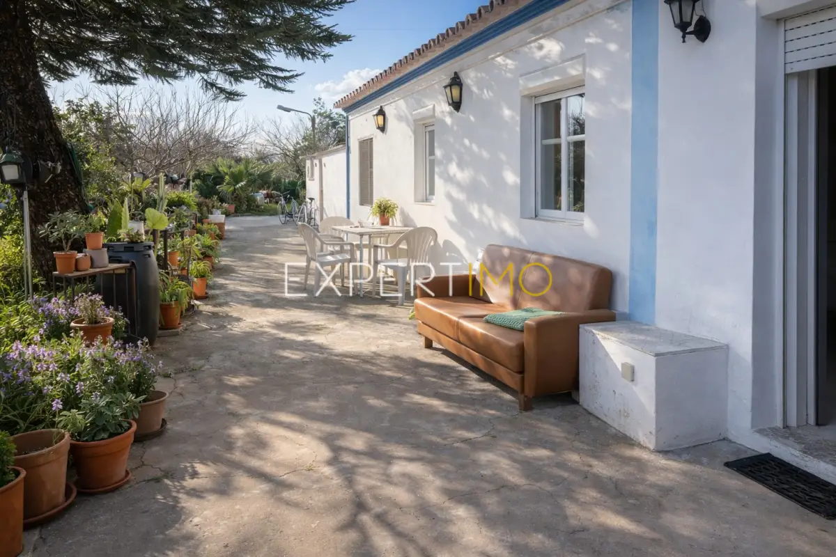 Pátio - Quinta com Casa Térrea T3, T1 e Terreno em Santa Catarina, Tavira (16)