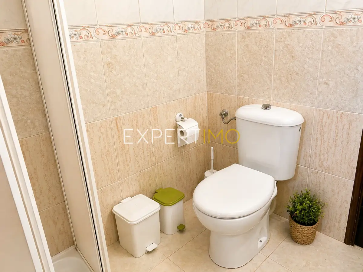 Casa de Banho - Quinta com Casa Térrea T3, T1 e Terreno em Santa Catarina, Tavira (27)