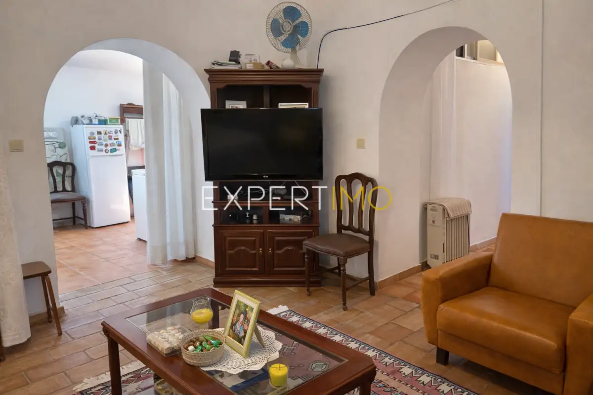 Sala de estar - Quinta com Casa Térrea T3, T1 e Terreno em Santa Catarina, Tavira (29)