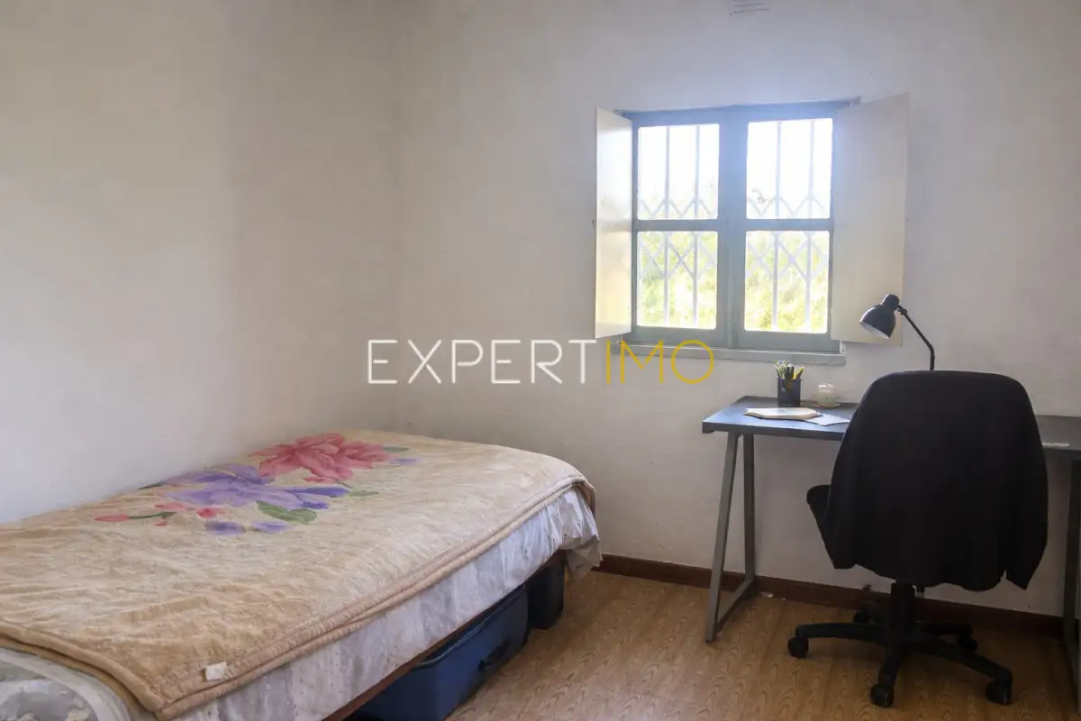 Quarto - Quinta com Casa Térrea T3, T1 e Terreno em Santa Catarina, Tavira (9)