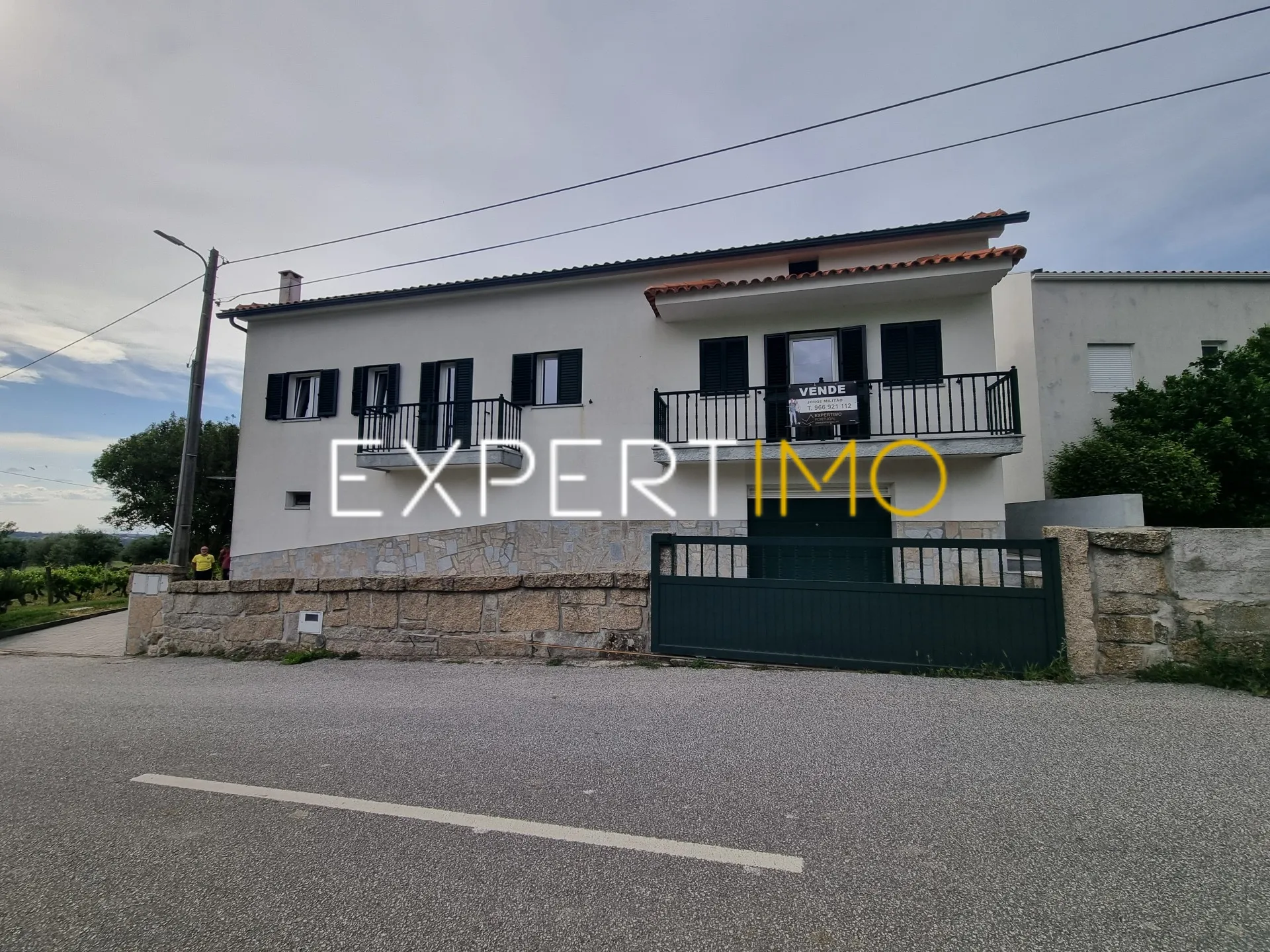 Fachada - Excelente moradia em Gouveia (1)